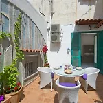 Un Po'... Apartment