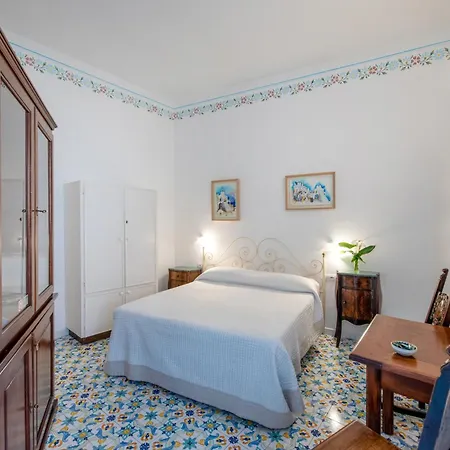 Apartment Un Po'... *