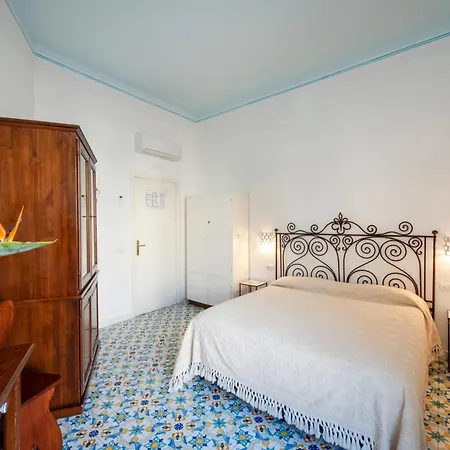 Апартаменти Un Po'... Амальфі