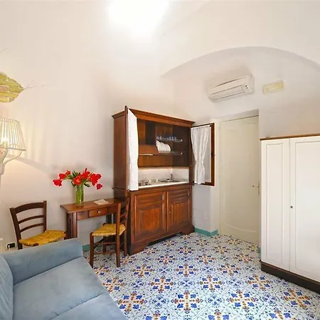 Un Po'... Apartment *