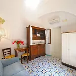 Un Po'... Apartment *
